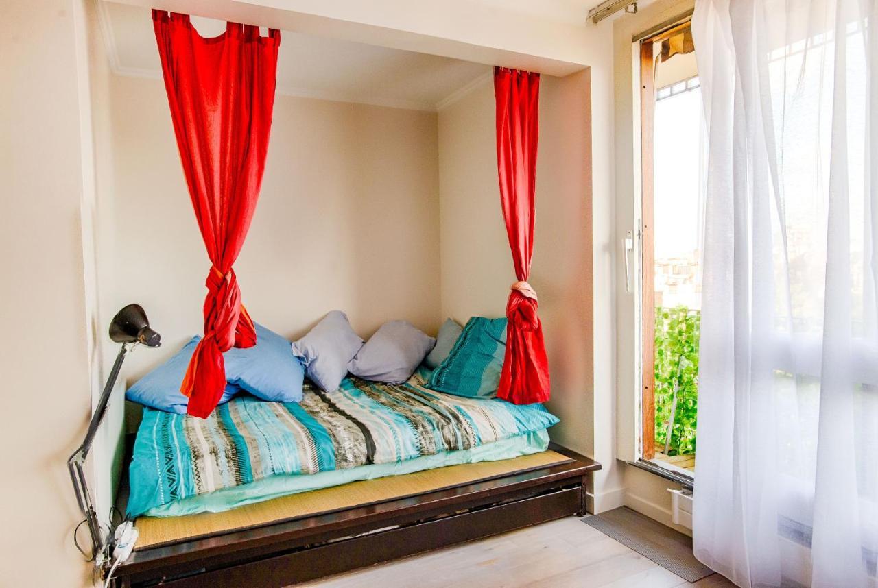 Charming With Balcony Apartment Paris